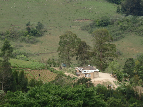 An overview of a home and it also has a Rondavel.
